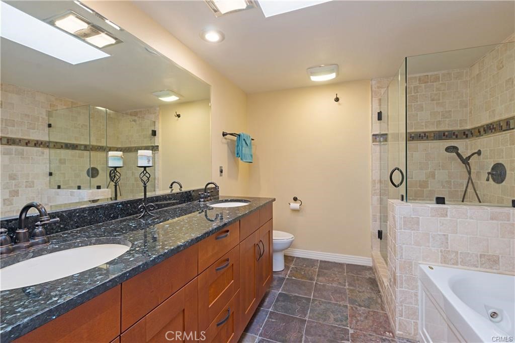 2099 Ronda Granada D