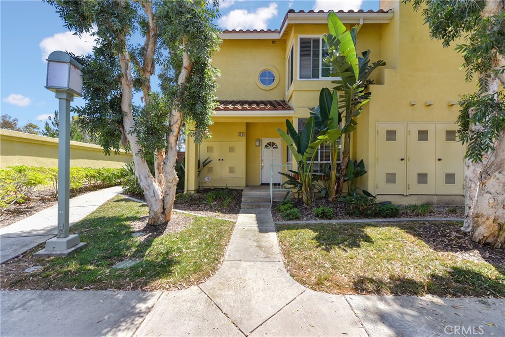 21 Giovanni Aisle 367