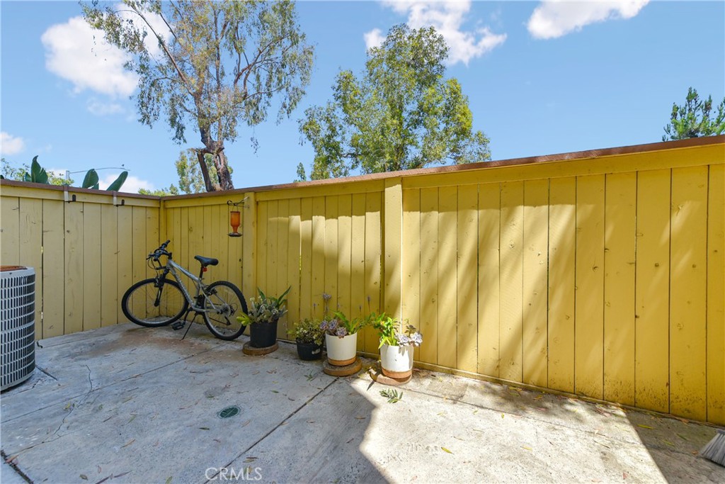 21 Giovanni Aisle 367