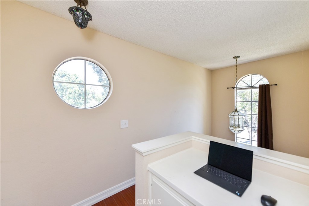 21 Giovanni Aisle 367