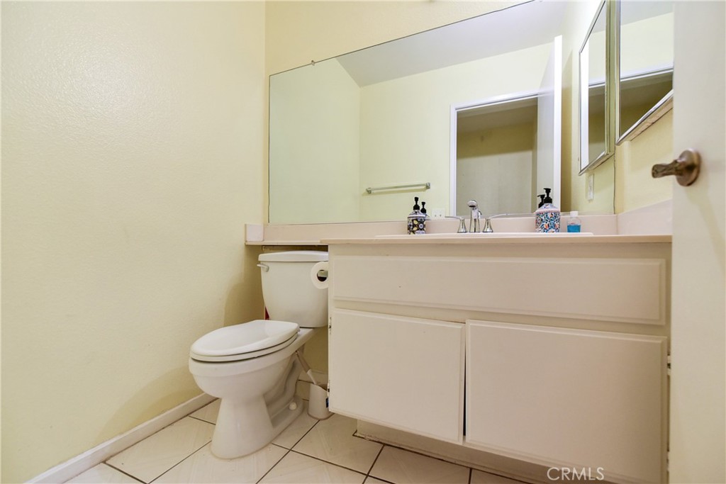 21 Giovanni Aisle 367