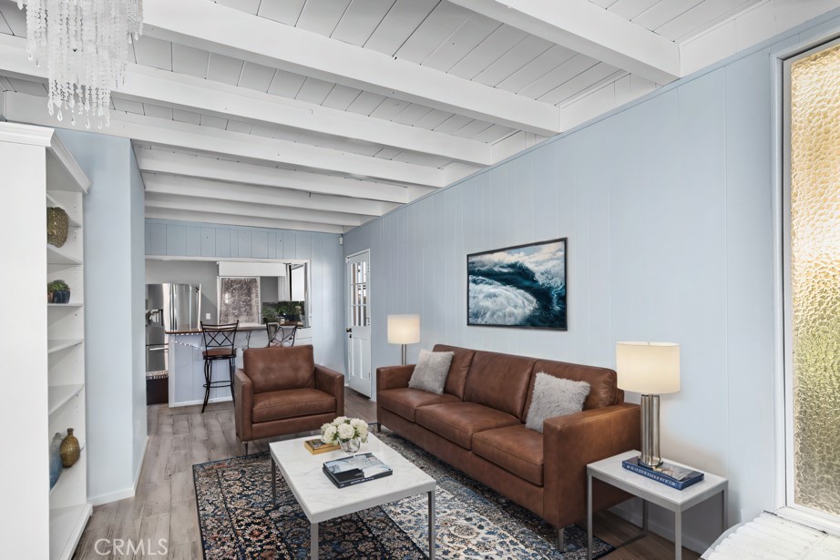 1917 S Grandview Lane