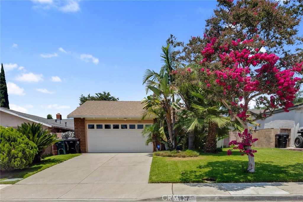 1917 S Grandview Lane