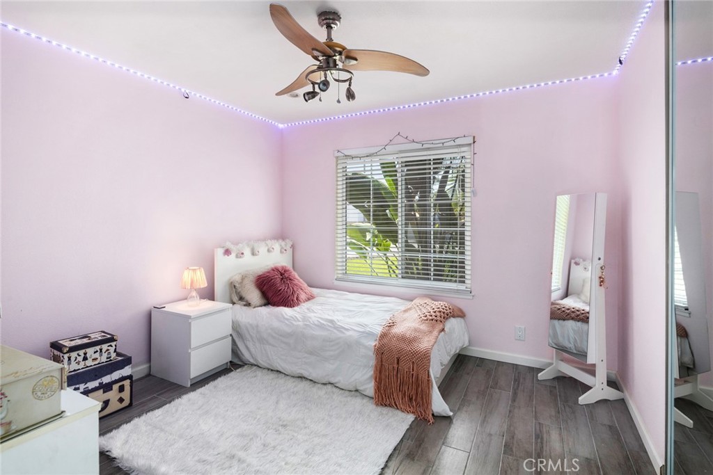 1917 S Grandview Lane