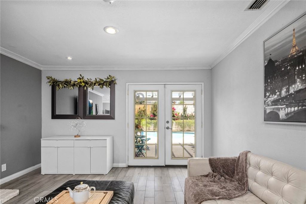 1917 S Grandview Lane