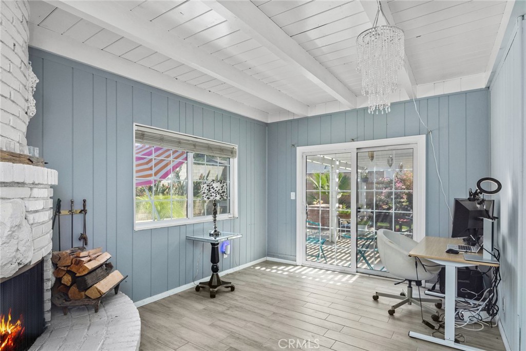 1917 S Grandview Lane