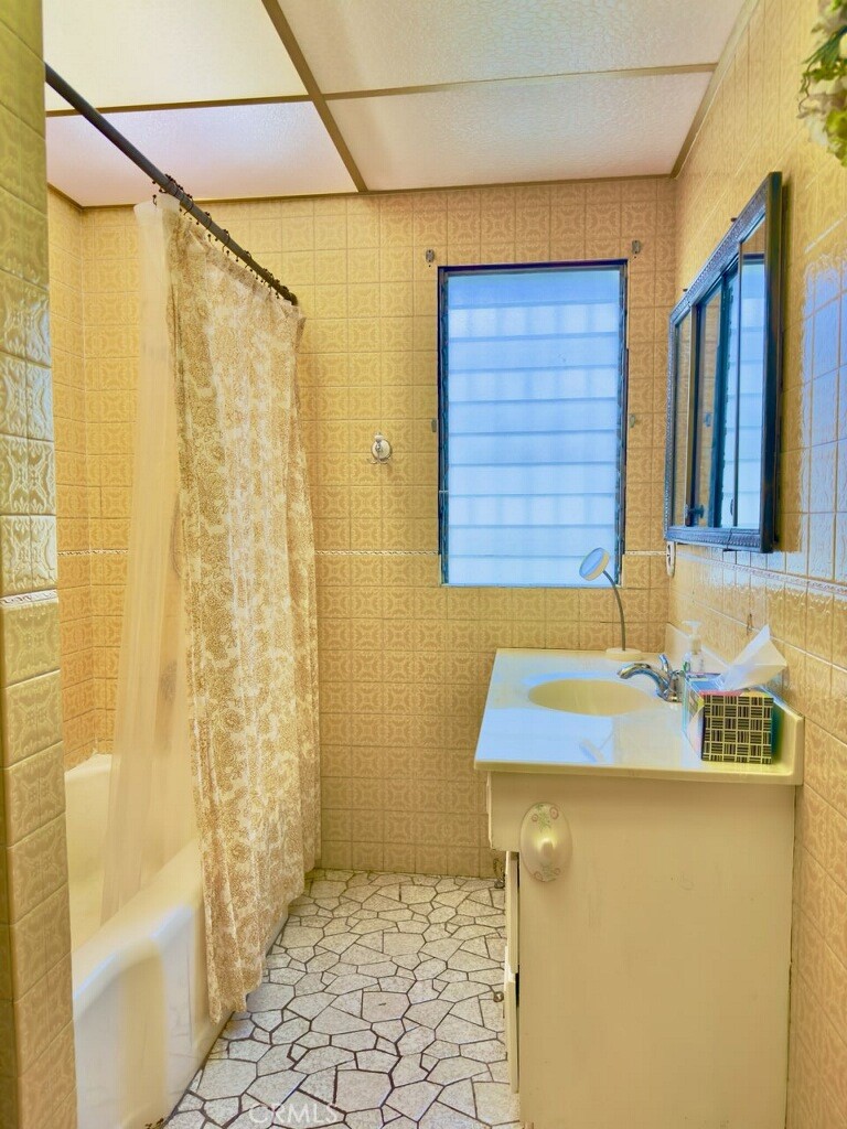 2075 Mcpherson Avenue