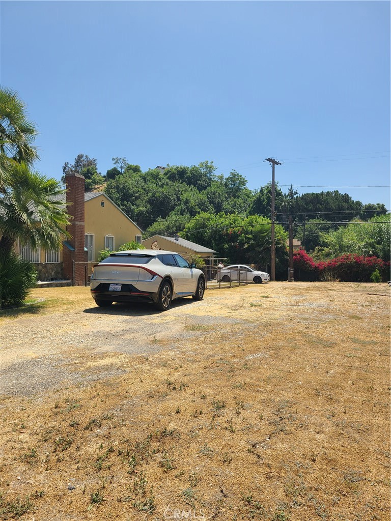 2075 Mcpherson Avenue