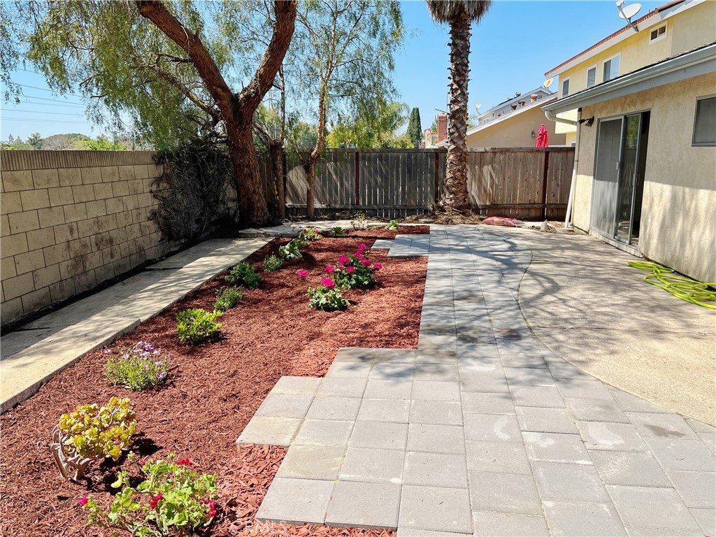 5092 Yearling Avenue