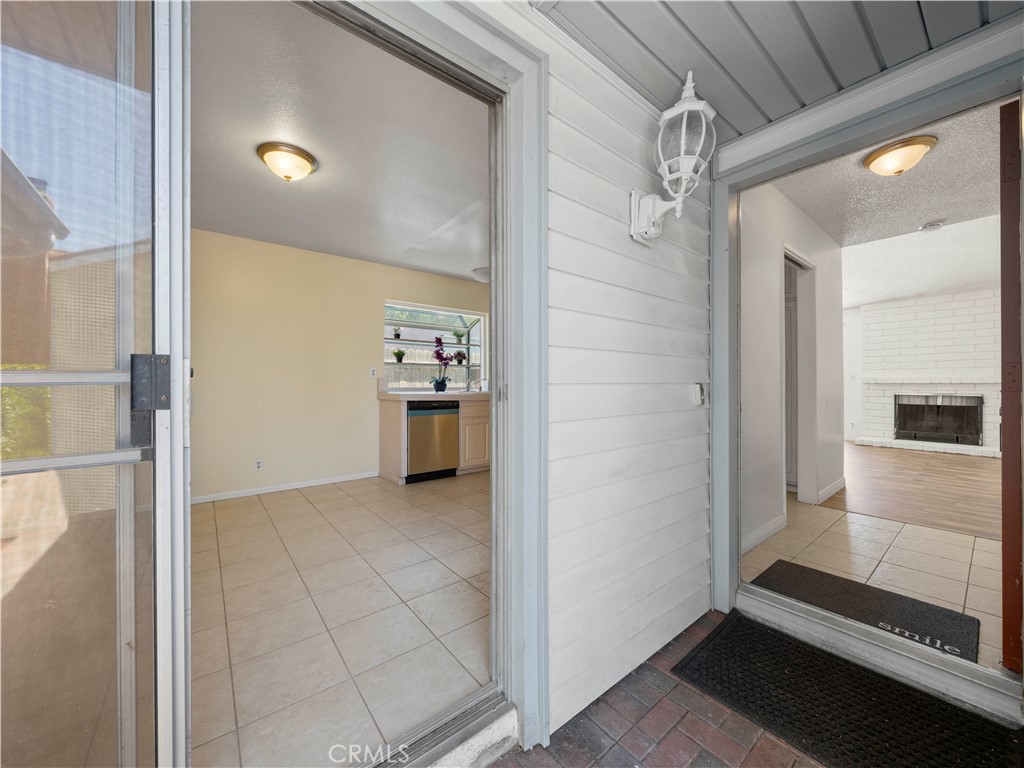 5092 Yearling Avenue