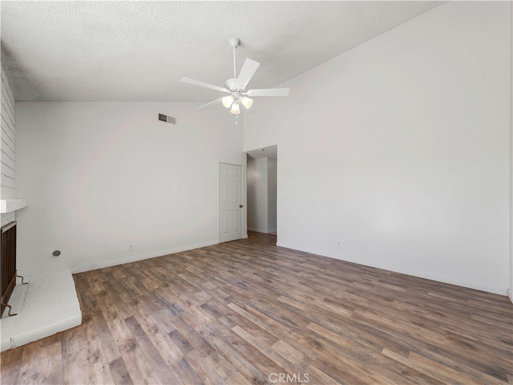 5092 Yearling Avenue