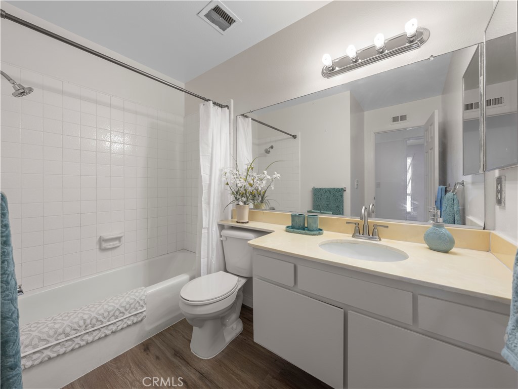 5092 Yearling Avenue