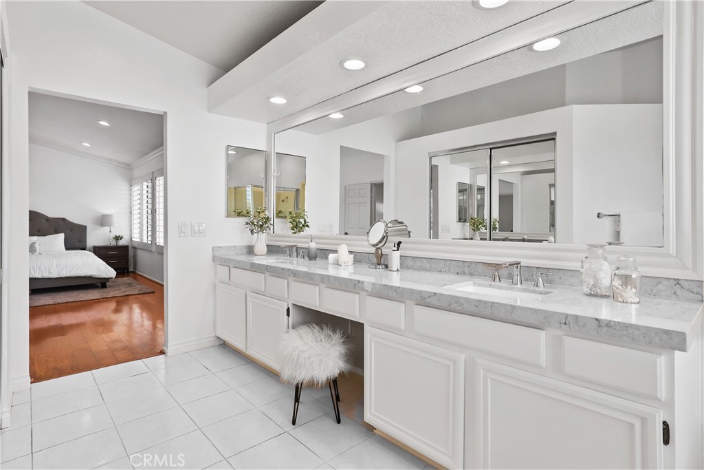 28140 Meadow Land Drive