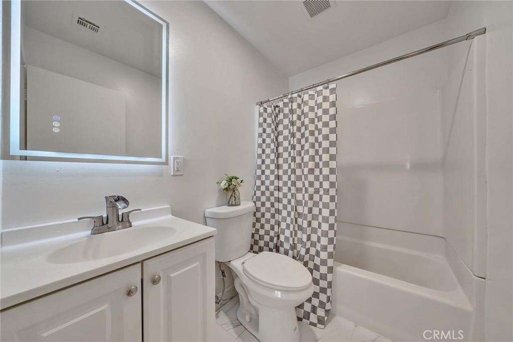 18448 La Guardia st