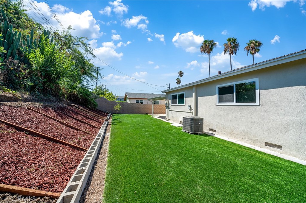 18448 La Guardia st