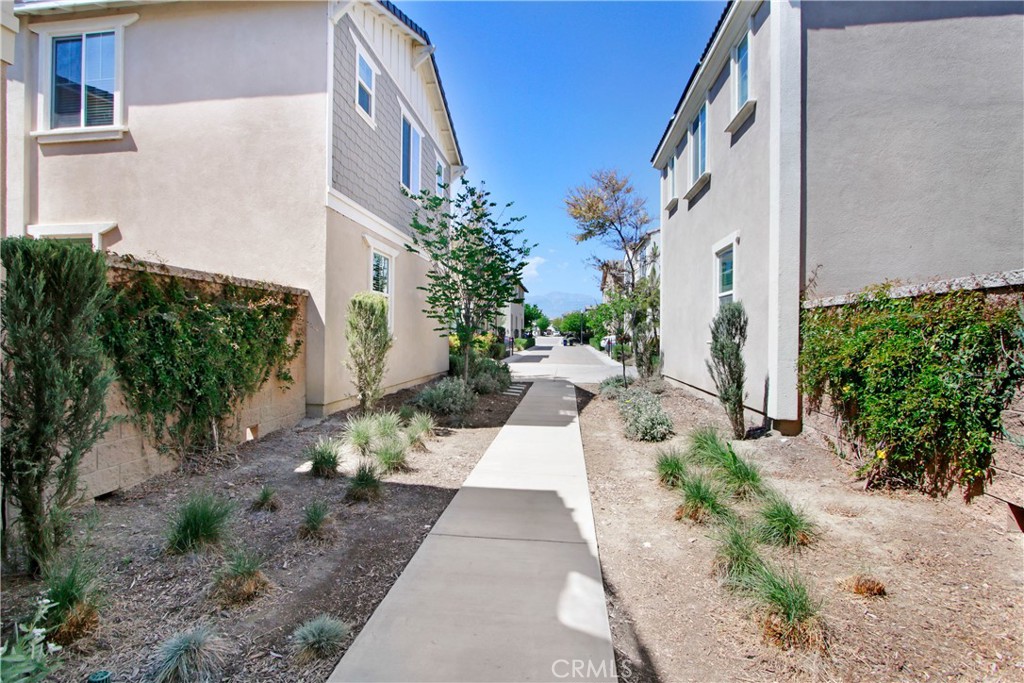 3218 E Olympic Drive