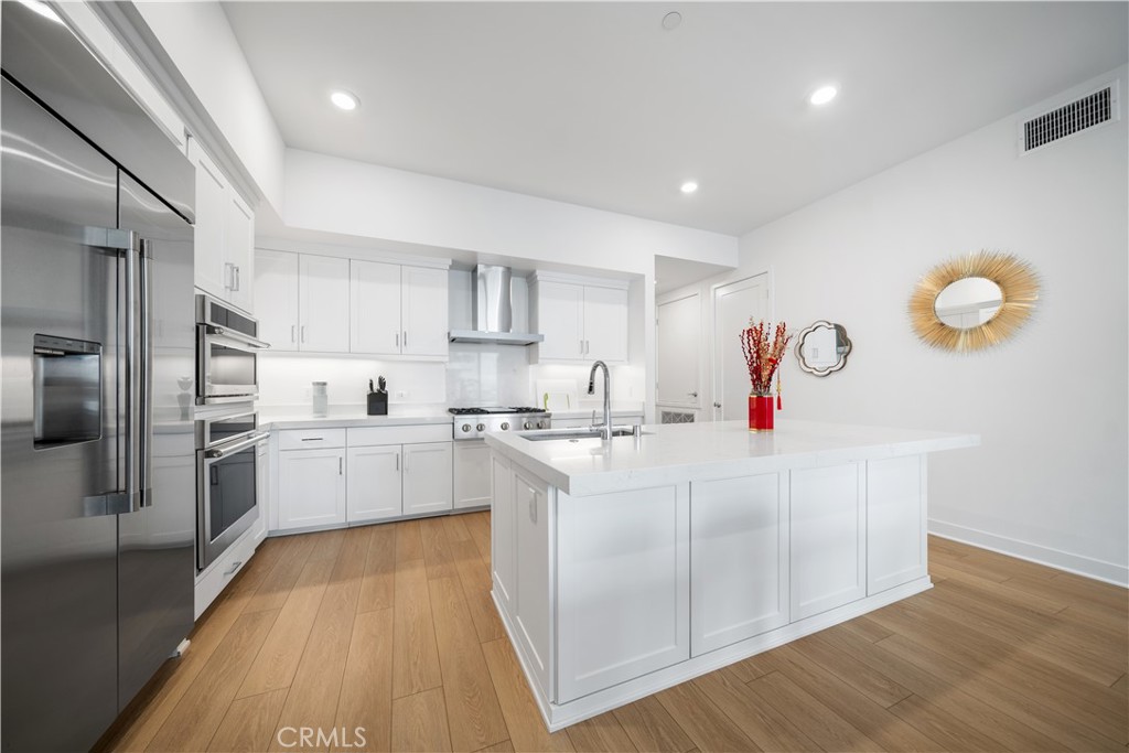 2602 Rivington