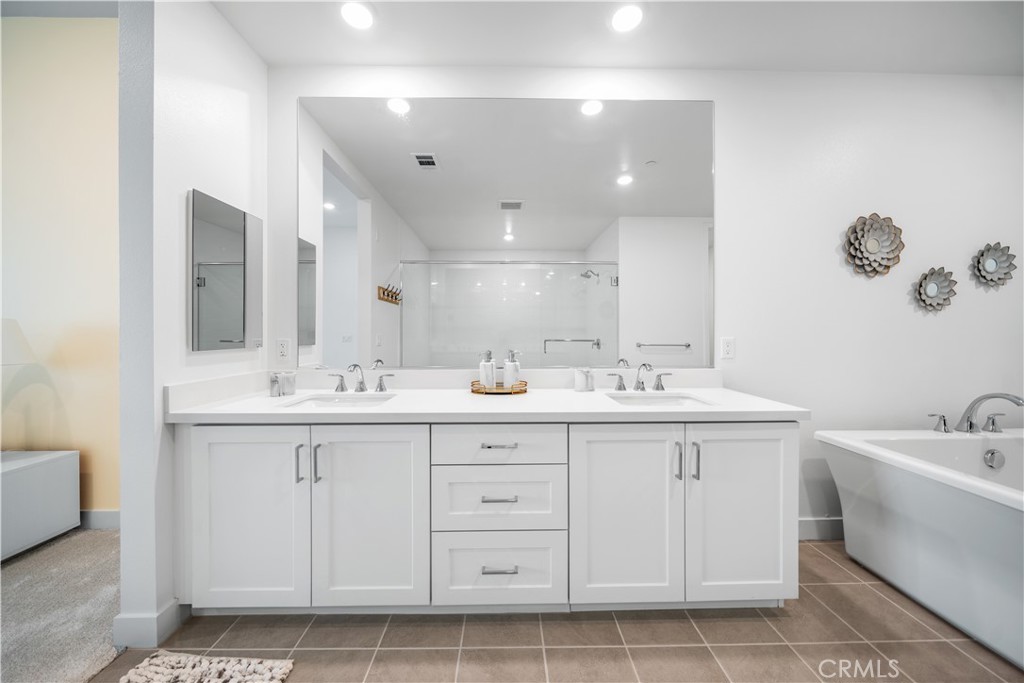 2602 Rivington
