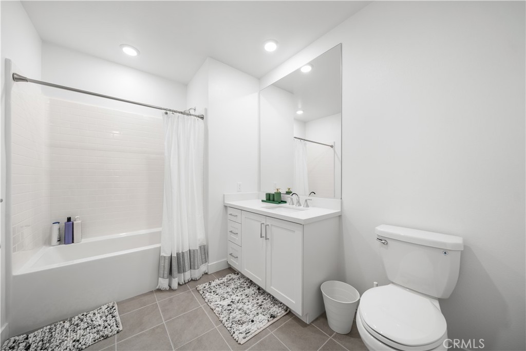 2602 Rivington