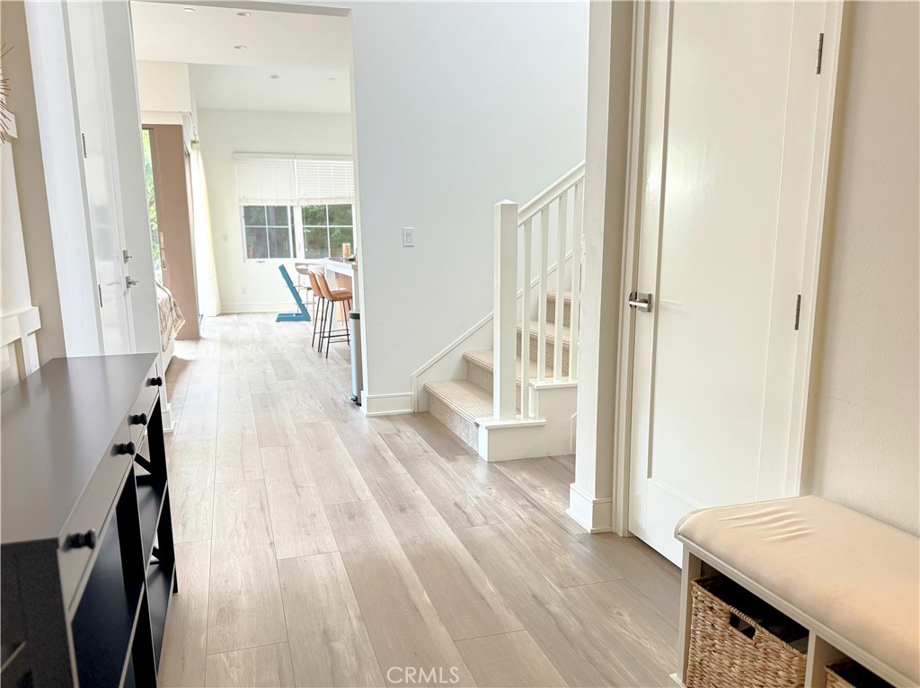 104 Lomita