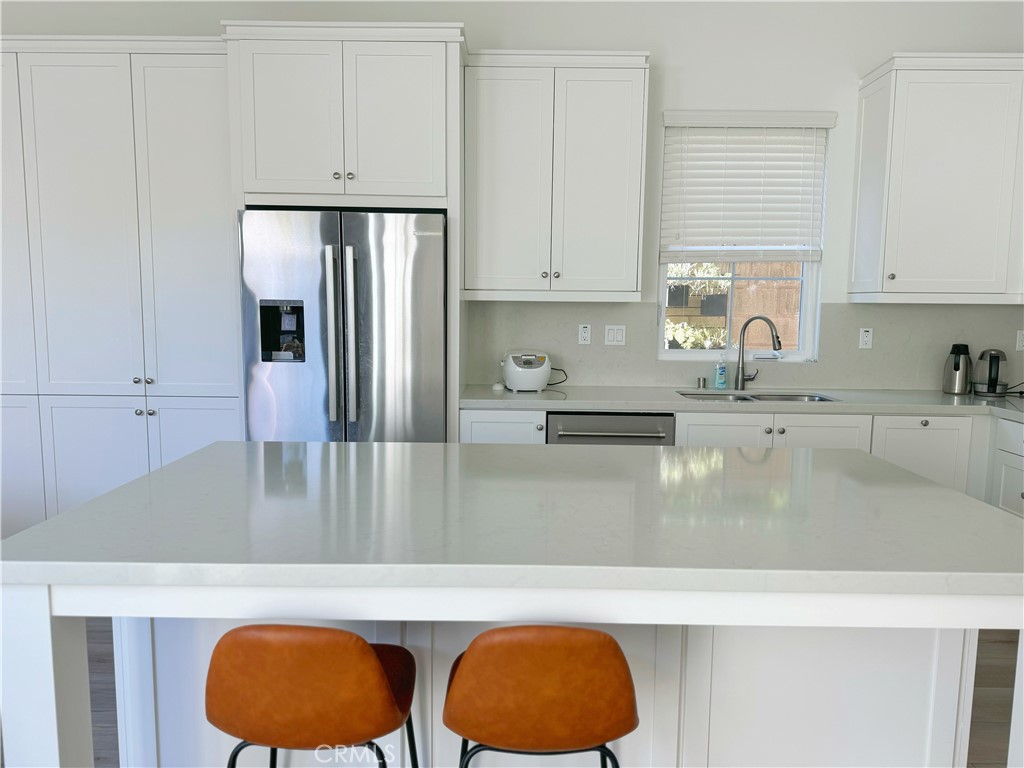 104 Lomita