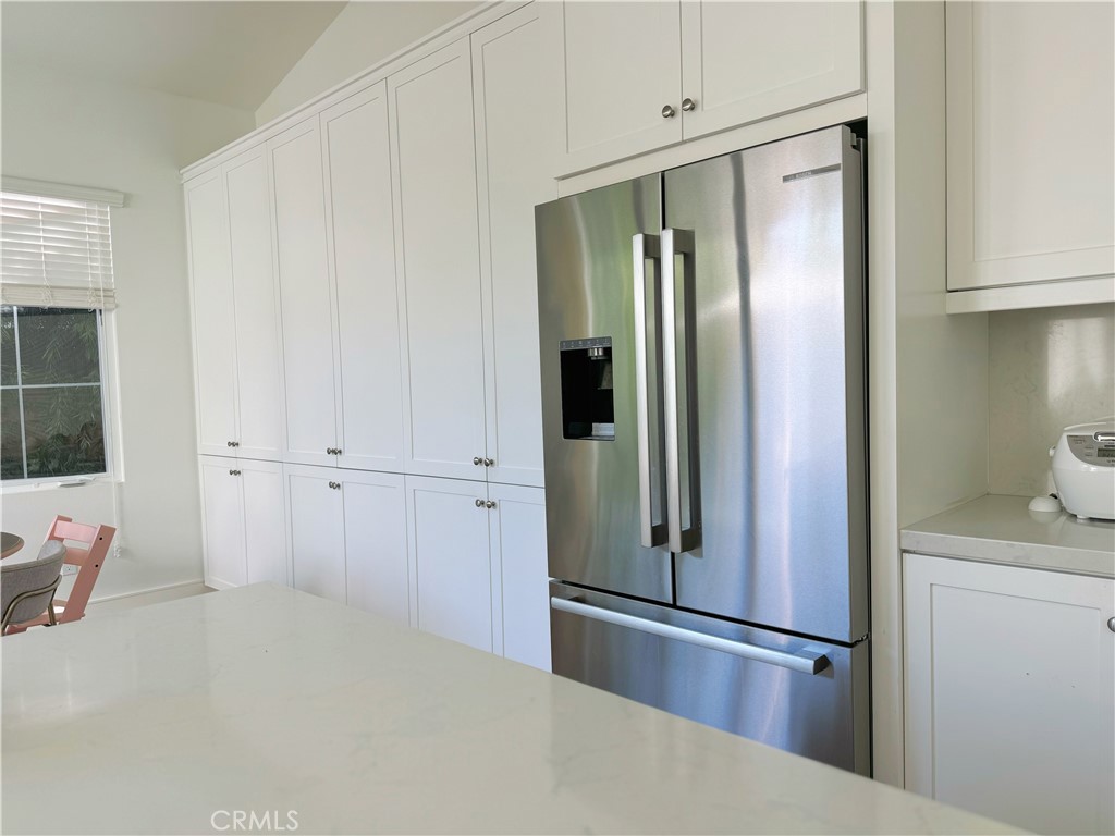 104 Lomita