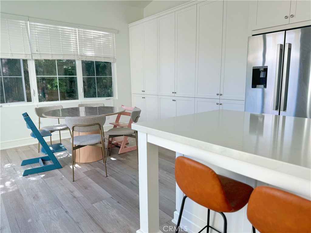 104 Lomita