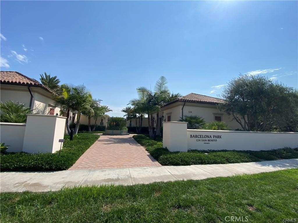 104 Lomita