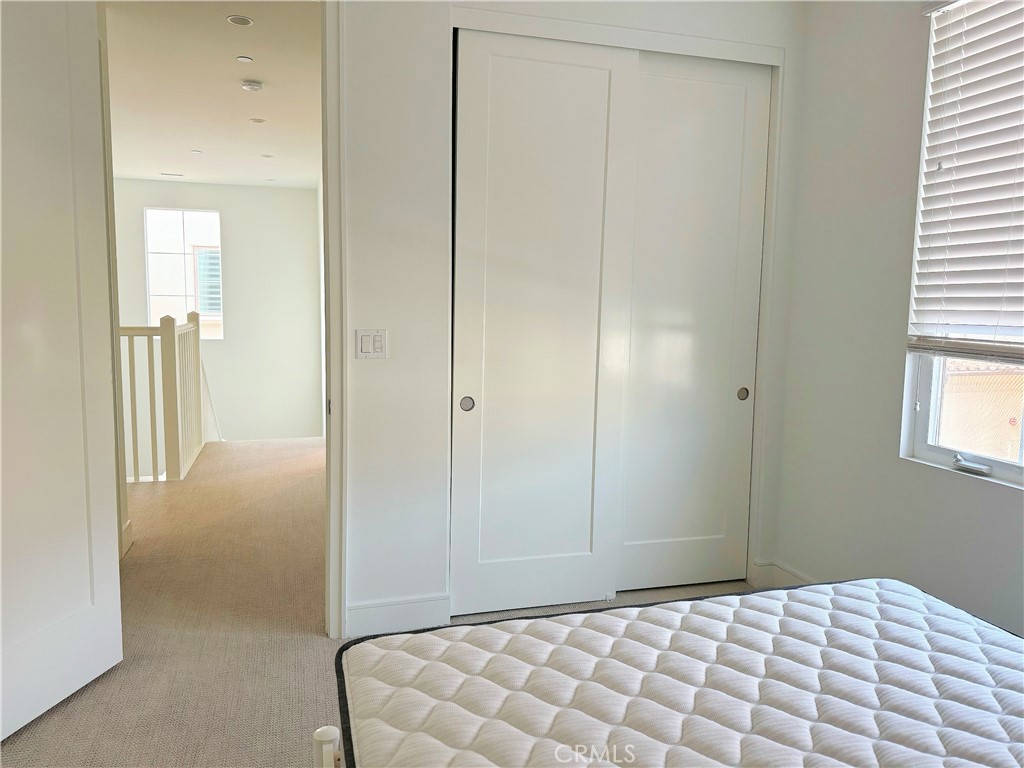 104 Lomita