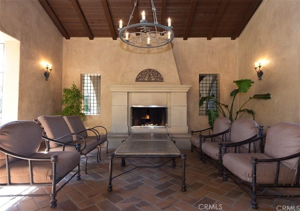 85 Canyoncrest