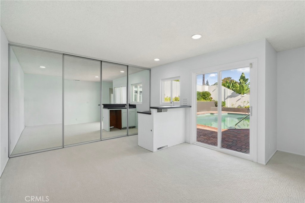 913 Skymeadow Drive
