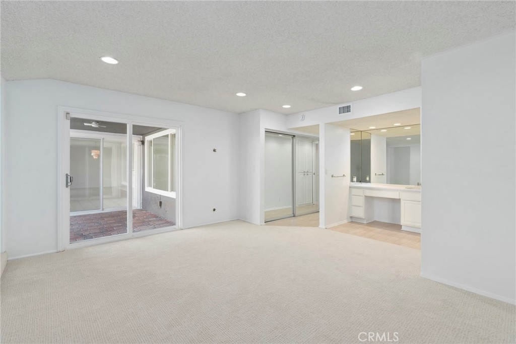 913 Skymeadow Drive
