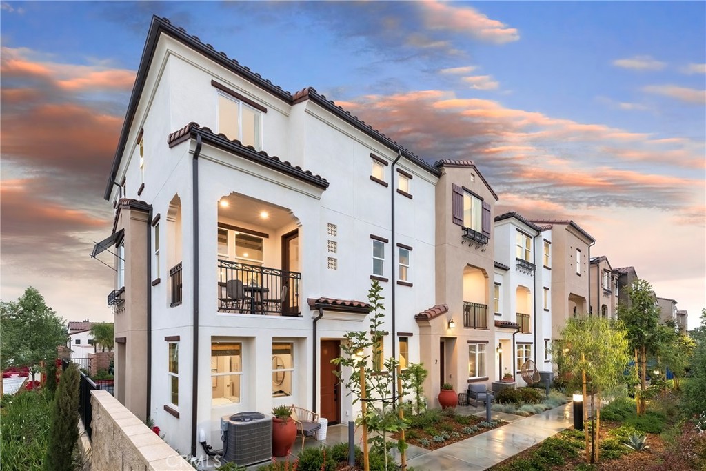 2217 W Orange 12
