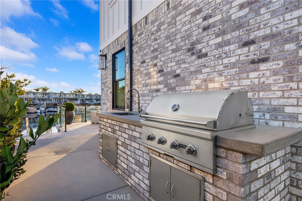 17007 Edgewater Lane