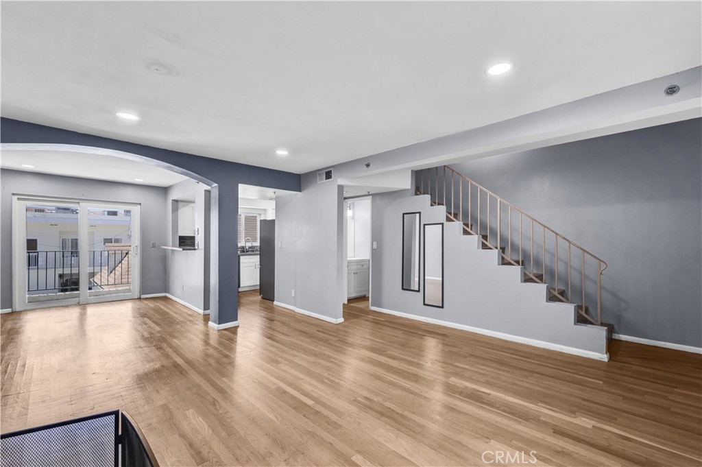 520 N Louise Street 207