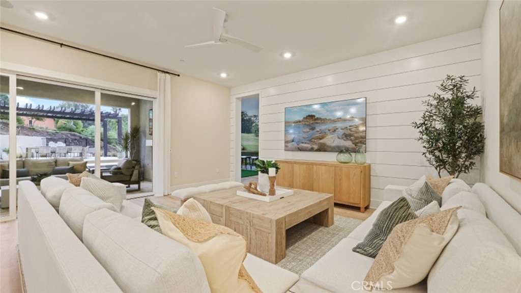 21446 Mar Vista