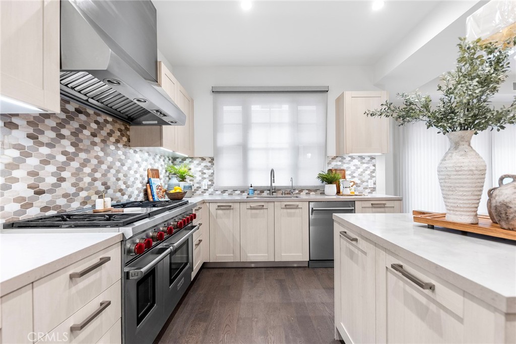 378 W Green Street 123