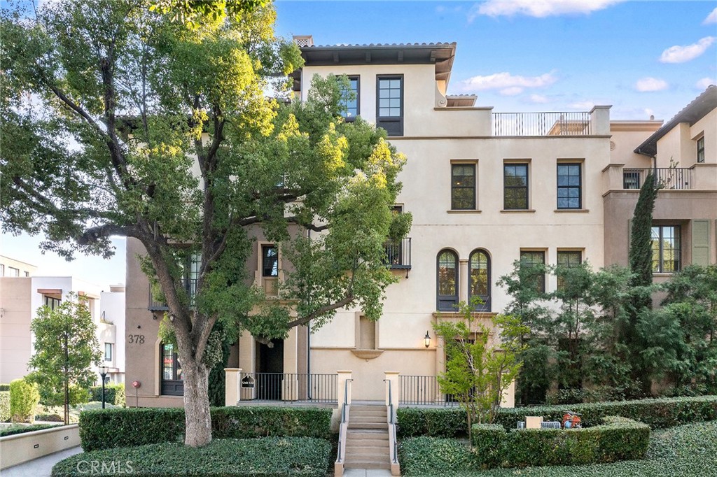 378 W Green Street 123