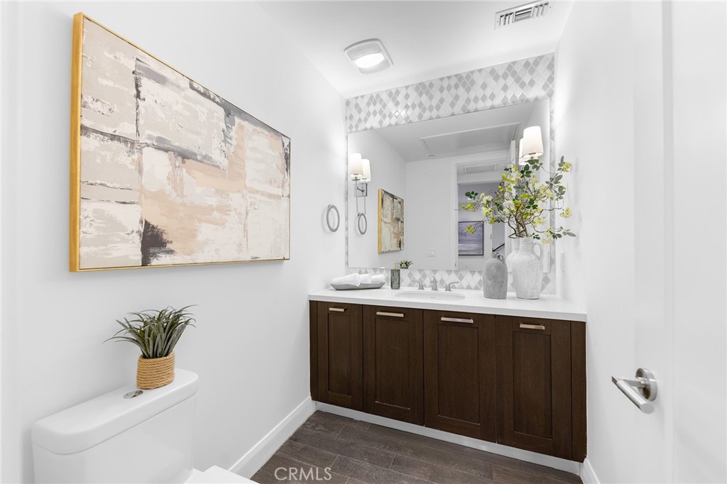 378 W Green Street 123