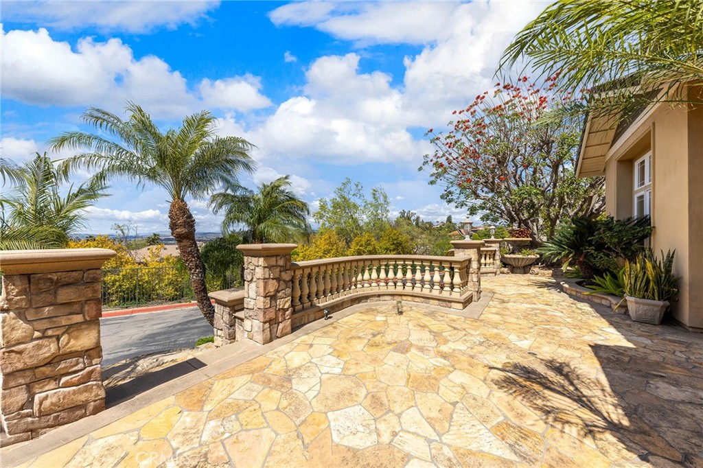 590 S Falling Star Drive