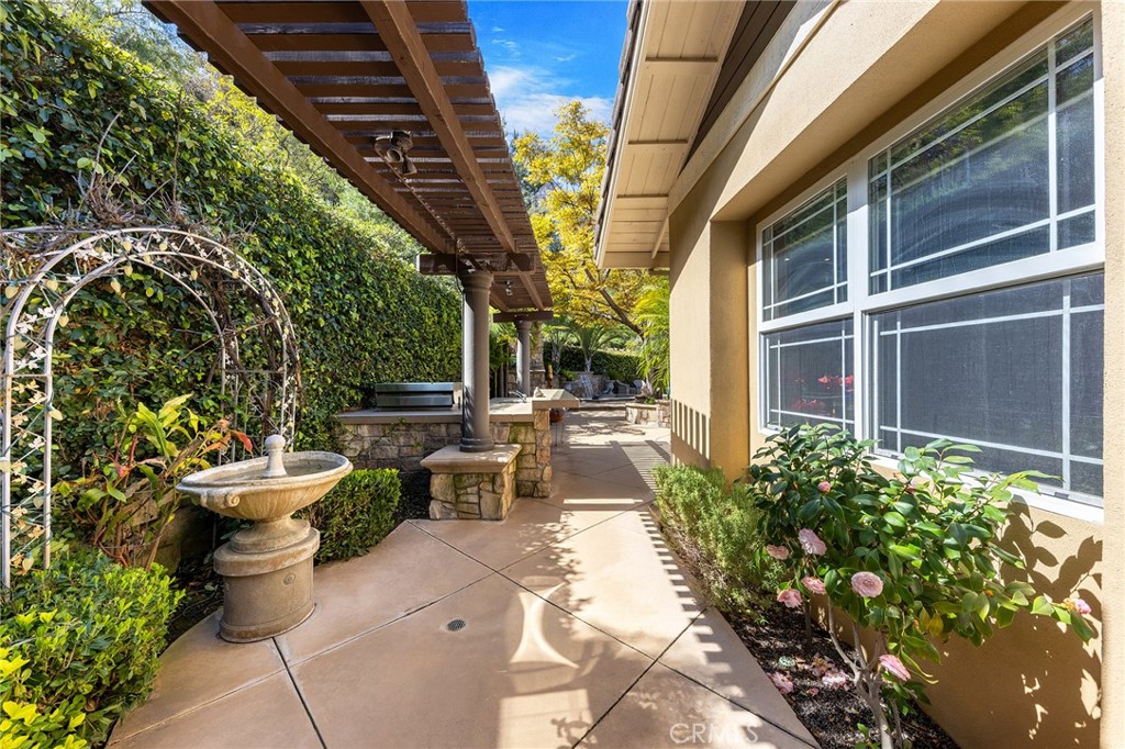 590 S Falling Star Drive