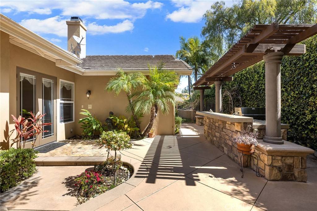 590 S Falling Star Drive