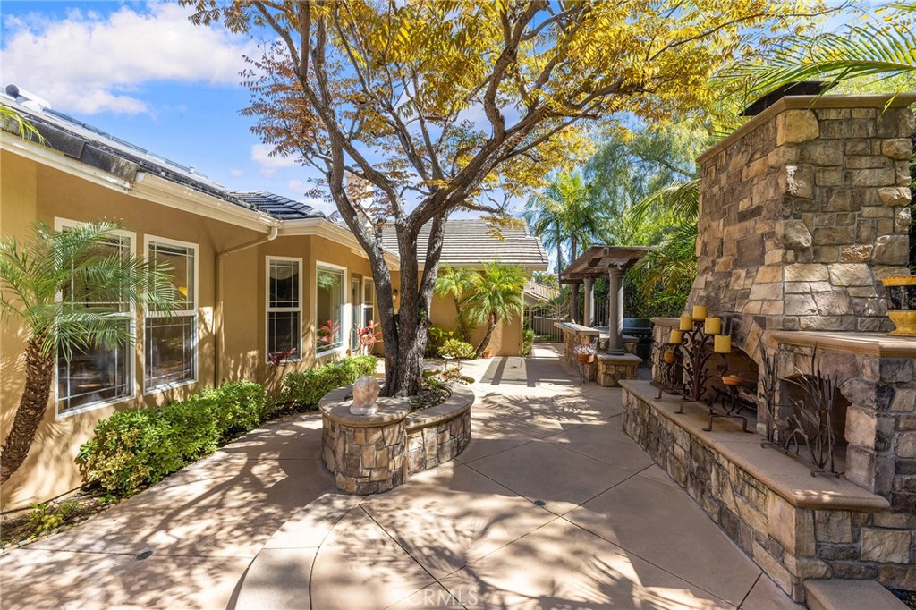 590 S Falling Star Drive