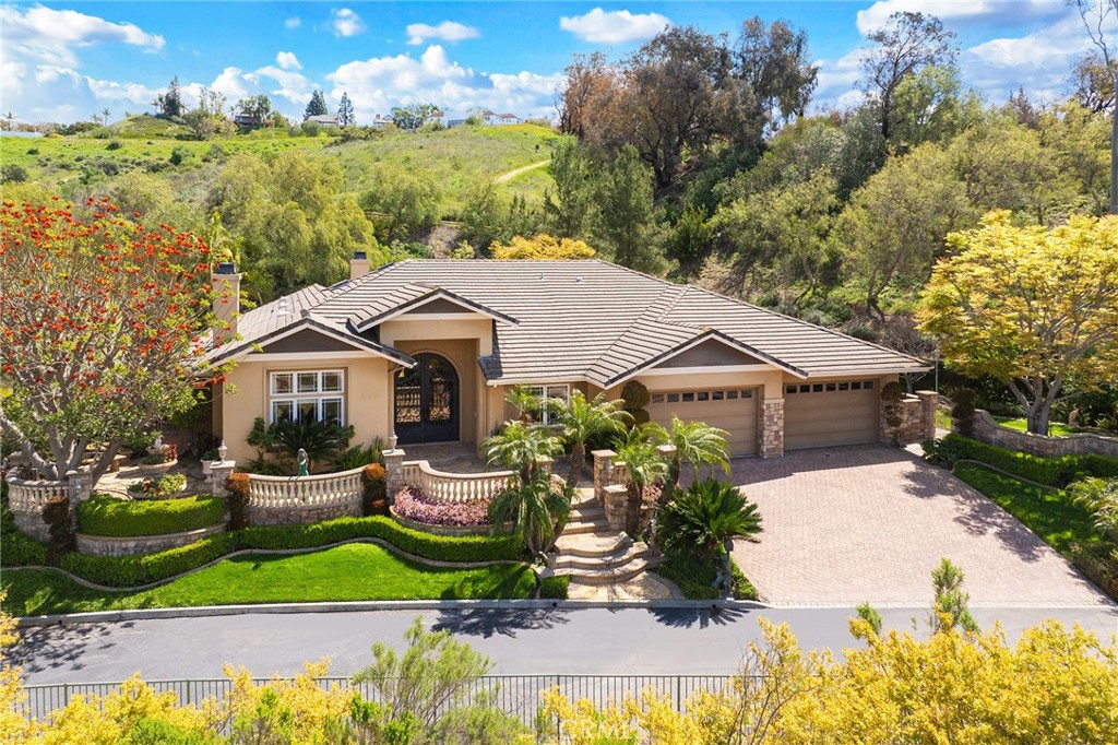 590 S Falling Star Drive