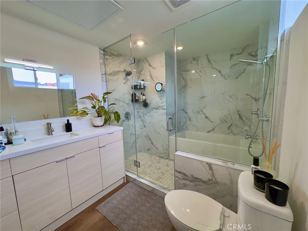 1245 N New Hampshire Avenue 4