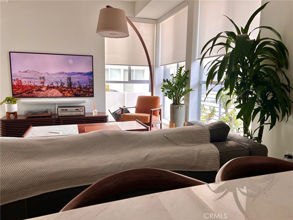 1245 N New Hampshire Avenue 4