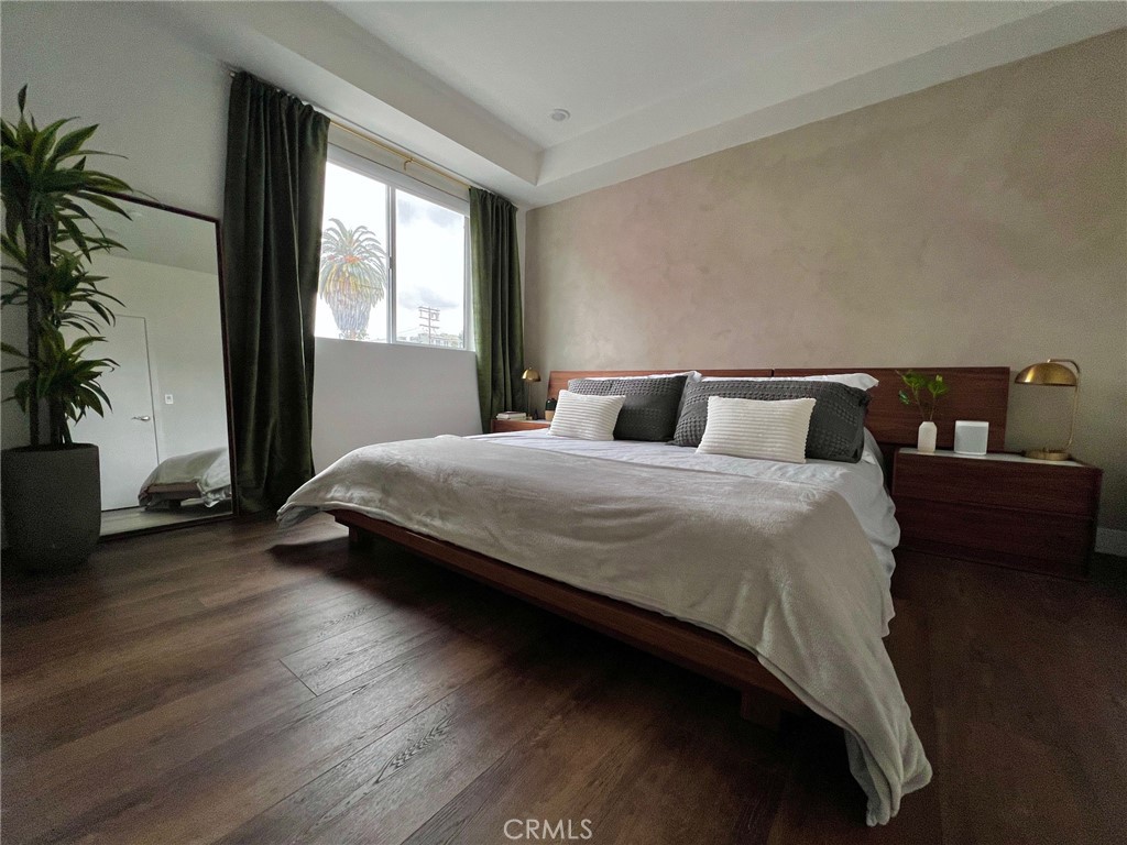 1245 N New Hampshire Avenue 4