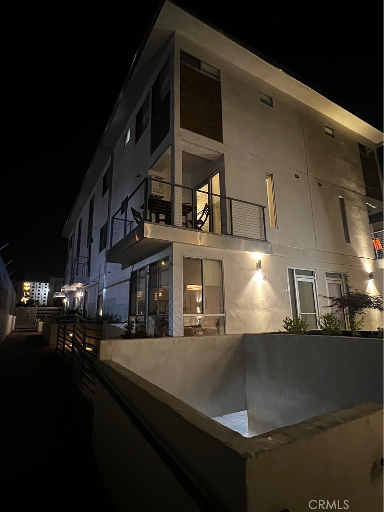 1245 N New Hampshire Avenue 4