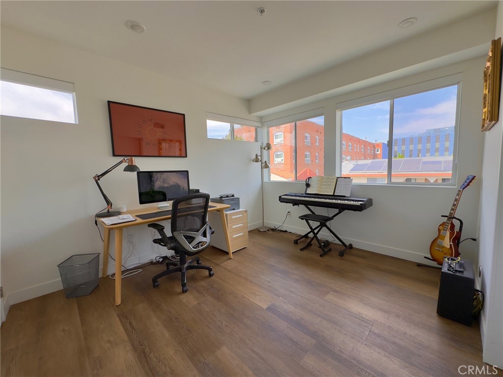 1245 N New Hampshire Avenue 4