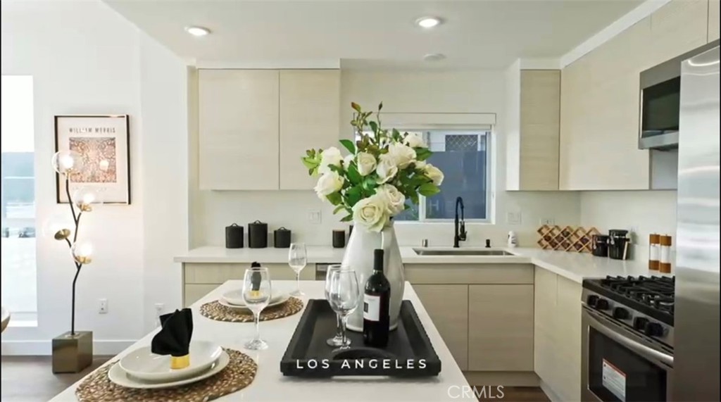 1245 N New Hampshire Avenue 6